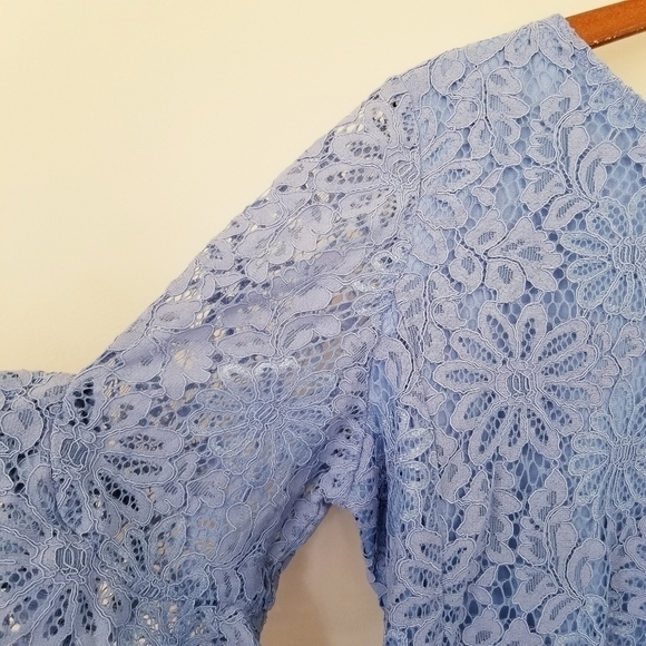 NANETTE Lepore Guipure Lace Blouse Keyhole Back Blue Size Medium - Picture 6 of 9